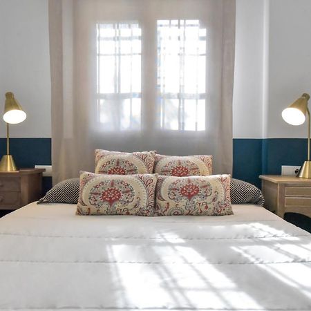 New! Retro Apartment In Central Neighbourhood Севилья Экстерьер фото