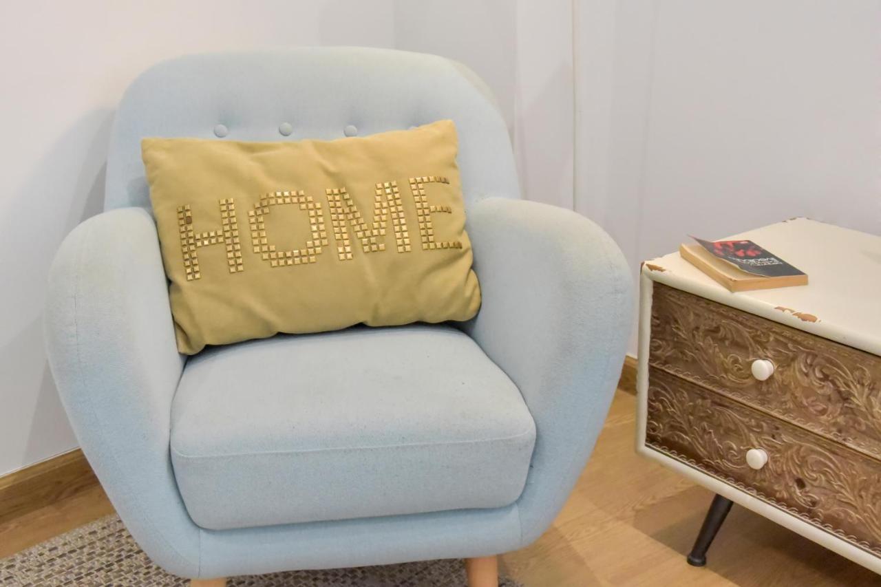 New! Retro Apartment In Central Neighbourhood Севилья Экстерьер фото