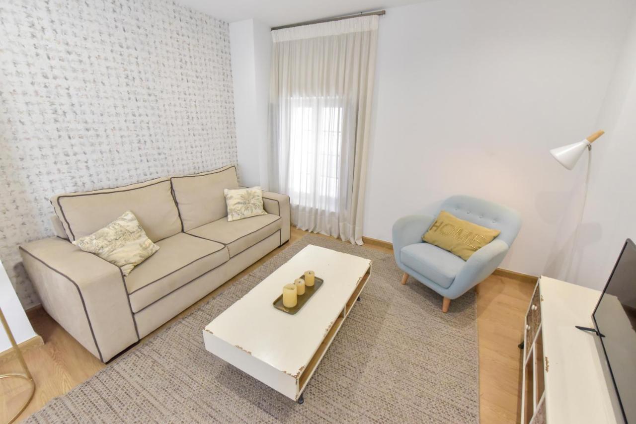 New! Retro Apartment In Central Neighbourhood Севилья Экстерьер фото