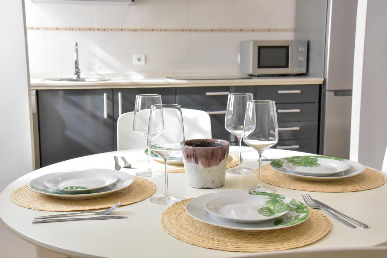 New! Retro Apartment In Central Neighbourhood Севилья Экстерьер фото