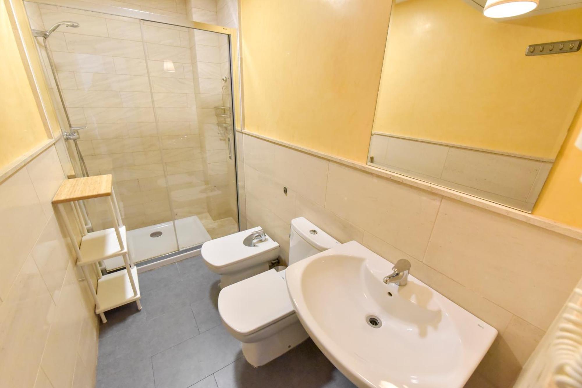 New! Retro Apartment In Central Neighbourhood Севилья Экстерьер фото